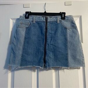 Hollister Women’s High Rise Denim Mini Skirt Front Full Zip Size 11 100% Cotton